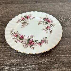 Vintage Royal Albert fine bone china lavender rose 6 1/4 inch round plate